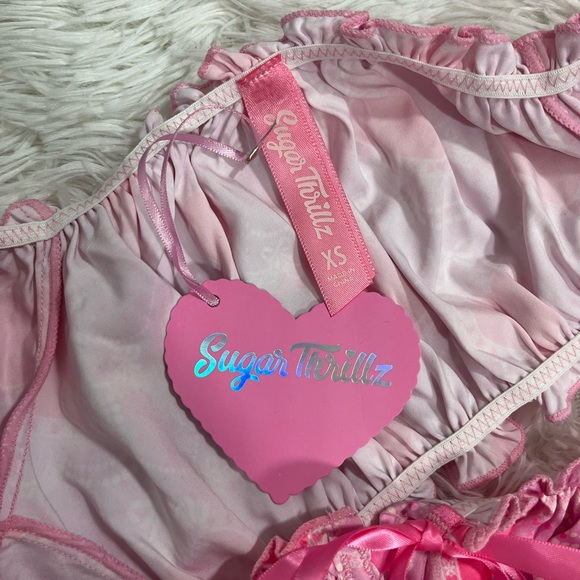 SUGAR THRILLZ Lots Of Love Heart Print Lingerie Set Off Shoulder Top Panties XS - Picture 6 of 6